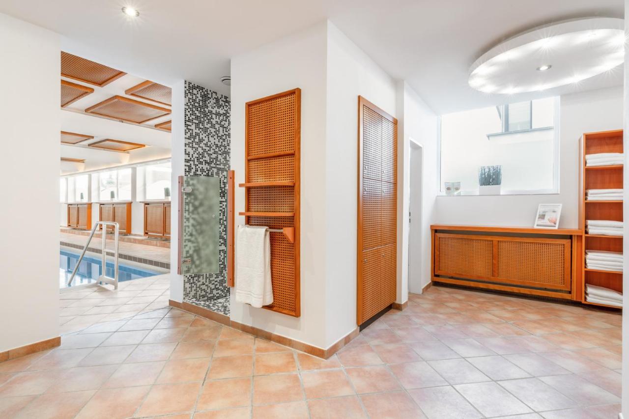 Yachtclub Hotel 4*